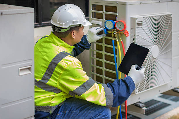 Professional Hvac Installation technician working in Fitchburg, WI